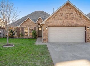 12036 SW 18th St, Yukon, OK 73099