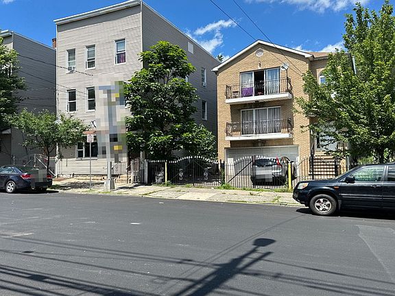 2nd image of 542-544 15th Ave