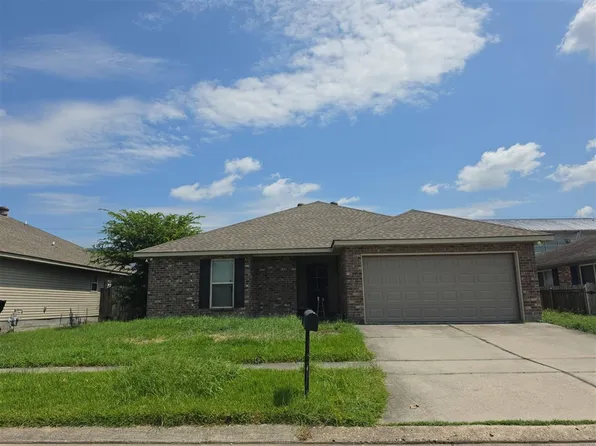 2701 Veronica Dr, Chalmette, LA 70043