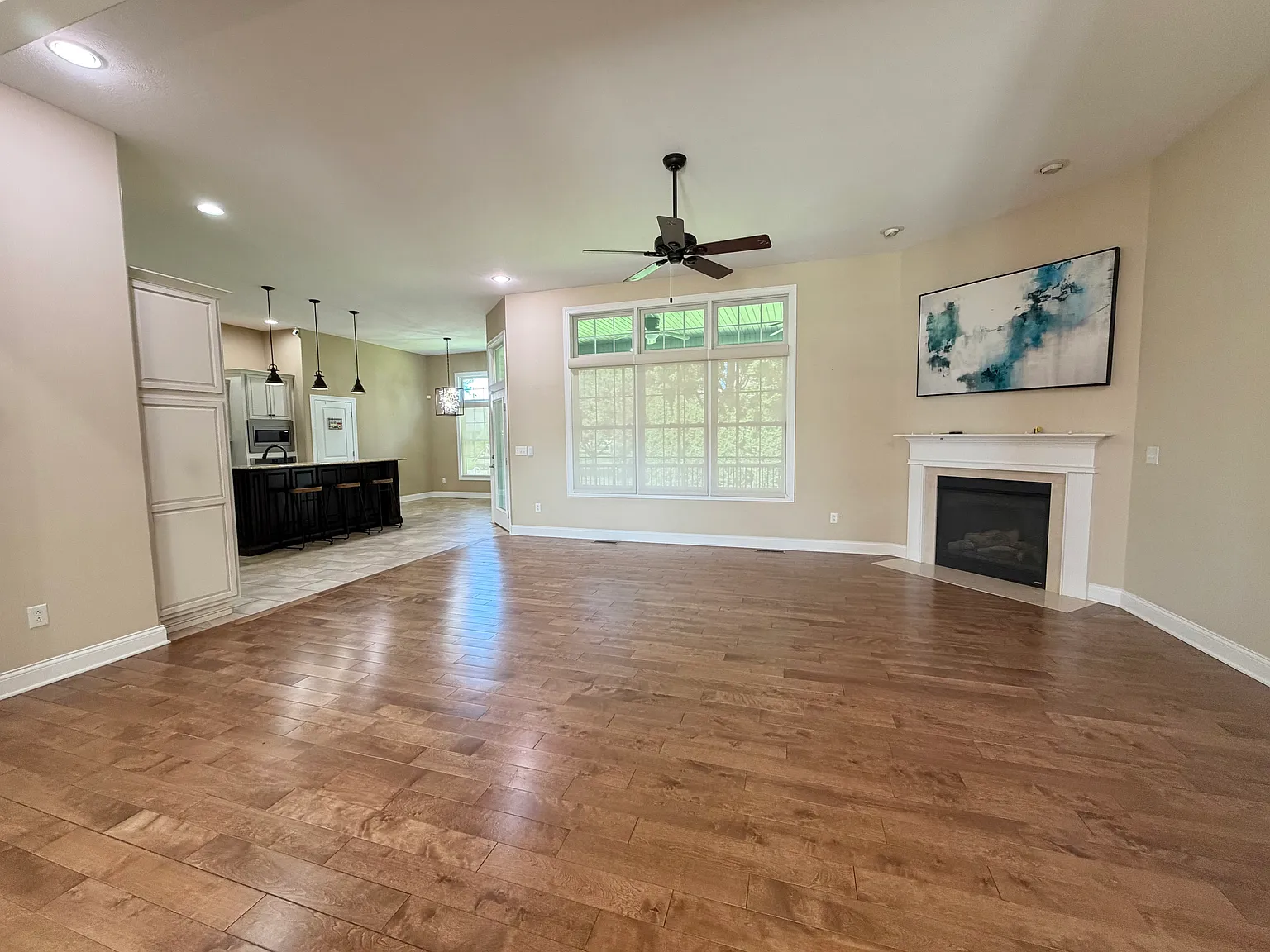 4 bed, 5820 sqft, $3,500 — Photo 2
