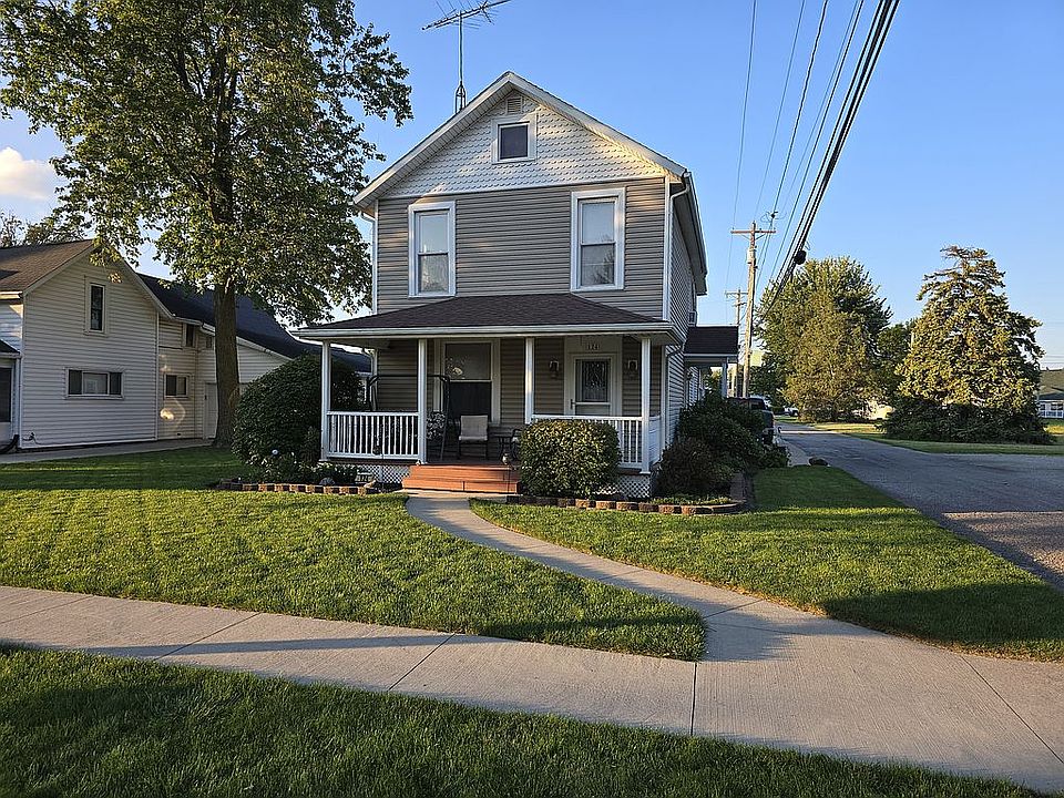 1st image of 124 W Maple St