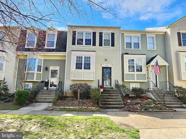2312 Hunters Square Ct, Reston, VA 20191