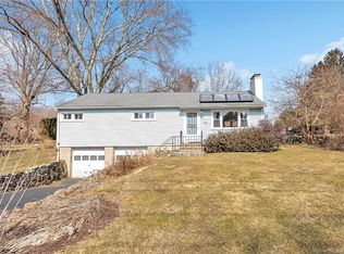 347 Edison Rd, Trumbull, CT 06611