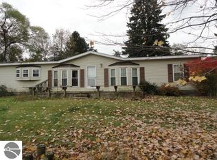 6295 Shore Ct, Weidman, MI 48893