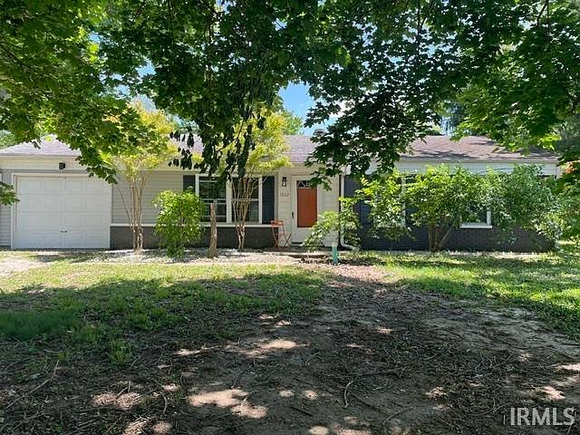 1st image of 1822 N Maddox Dr