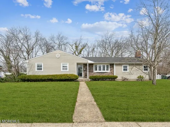 26 Lexington Road, Howell, NJ 07731