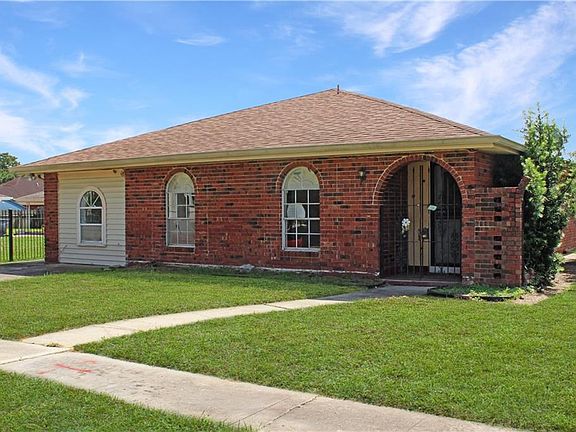 3rd image of 7432 Dartmoor Dr