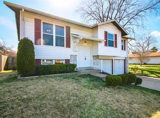 1146 Borden Dr, Florissant, MO 63031