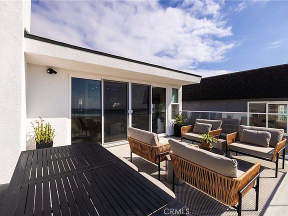 4th image of 3012 W Oceanfront