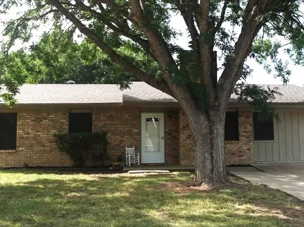 1414 W Torrey St, Granbury, TX 76048