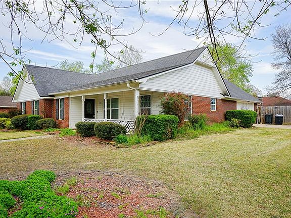 2nd image of 2100 Woodwind Way