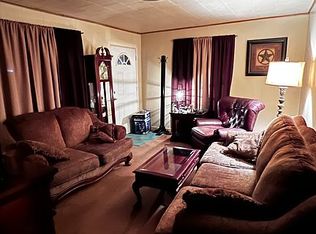 2217 6th St, Port Neches, TX 77651