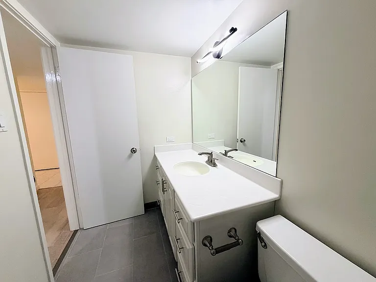 7101 Admiralty Ln — Photo 11
