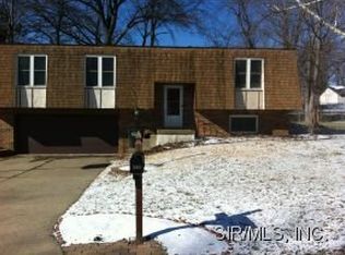 109 Las Olas Dr, Belleville, IL 62221