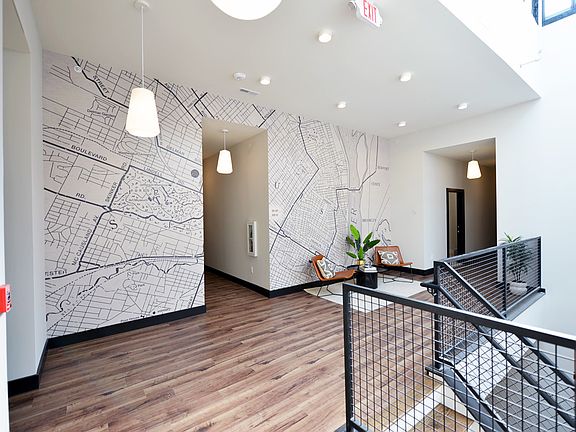 4th image of 415 De Baliviere Ave #101