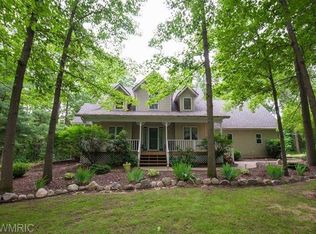 990 Red Coat Ln NE, Sparta, MI 49345