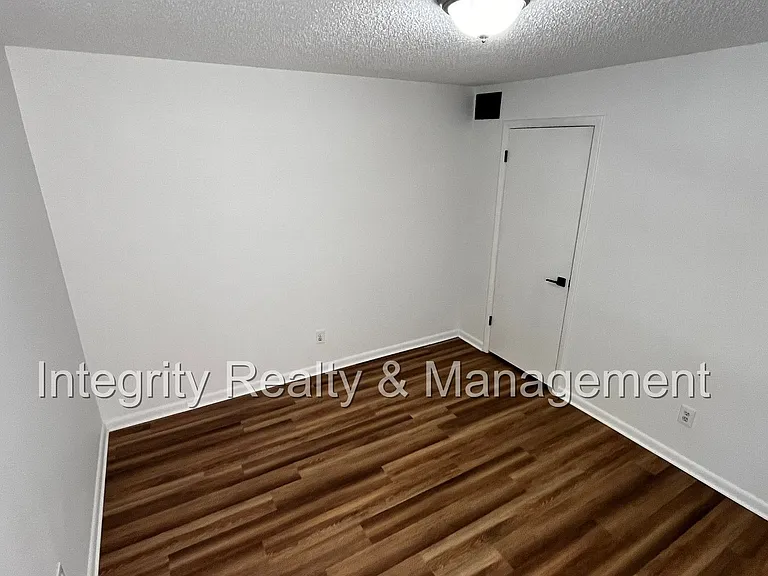 8326 Windypine Ln — Photo 10