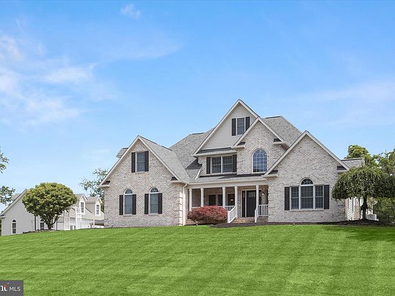 2nd image of 3003 Sheffield Ct
