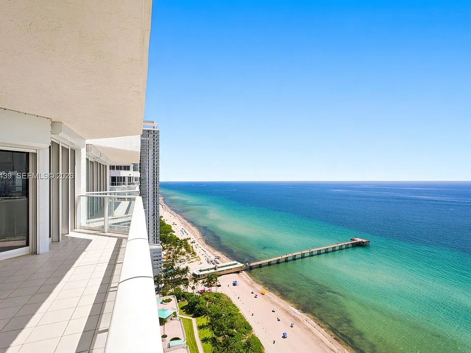 16445 Collins Ave #11B