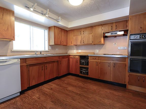 5th image of 110 W Cannon St