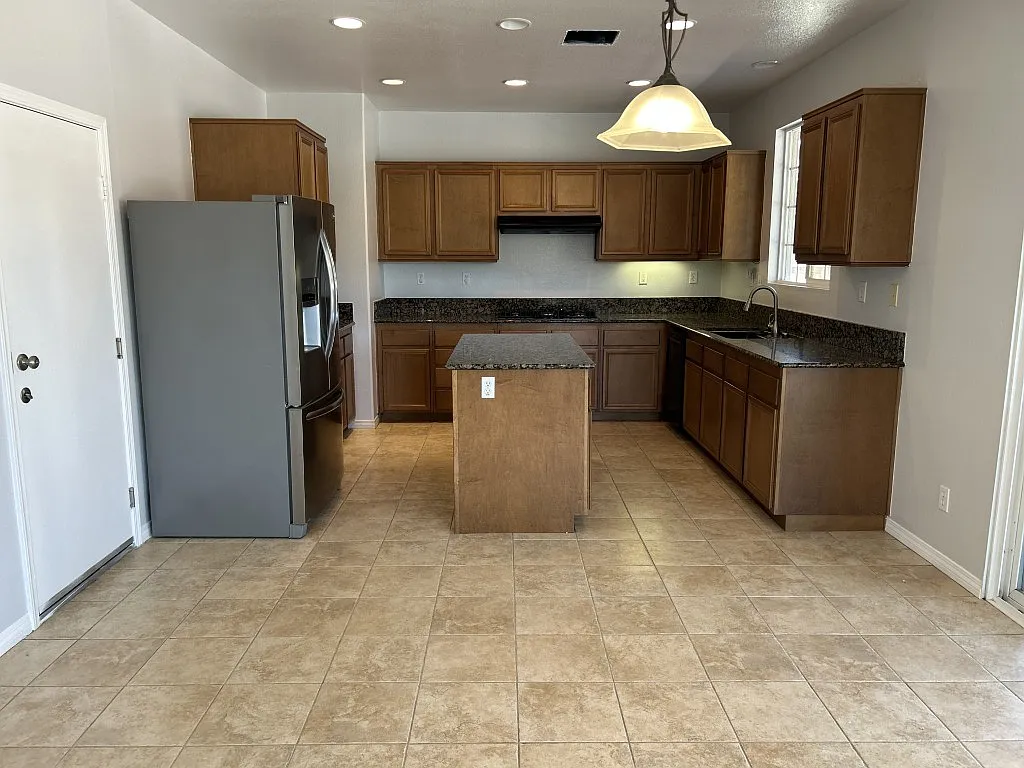 Photo 2 of 12 - 41115 Royal Sunset Rd - Lake Elsinore, CA Building Photo - 41115 Royal Sunset Rd