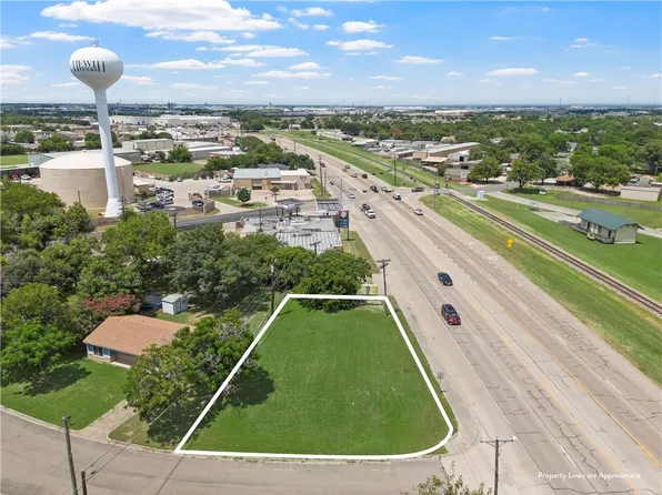 319 S Hewitt Dr, Hewitt, TX 76643