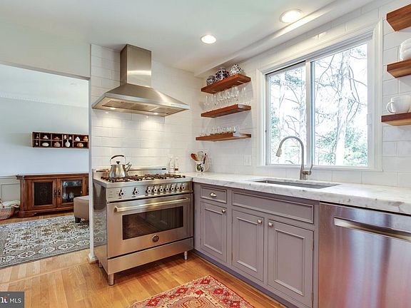 3rd image of 715 Upham Pl NW