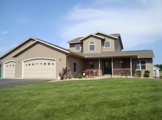 S5624 Granite Ln, Baraboo, WI 53913