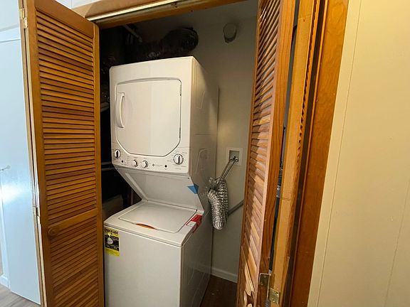 5th image of 400 Cranbrook Ave SE APT 13