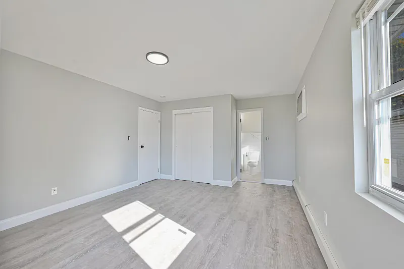 Building Photo - 137-22 Bedell St #2