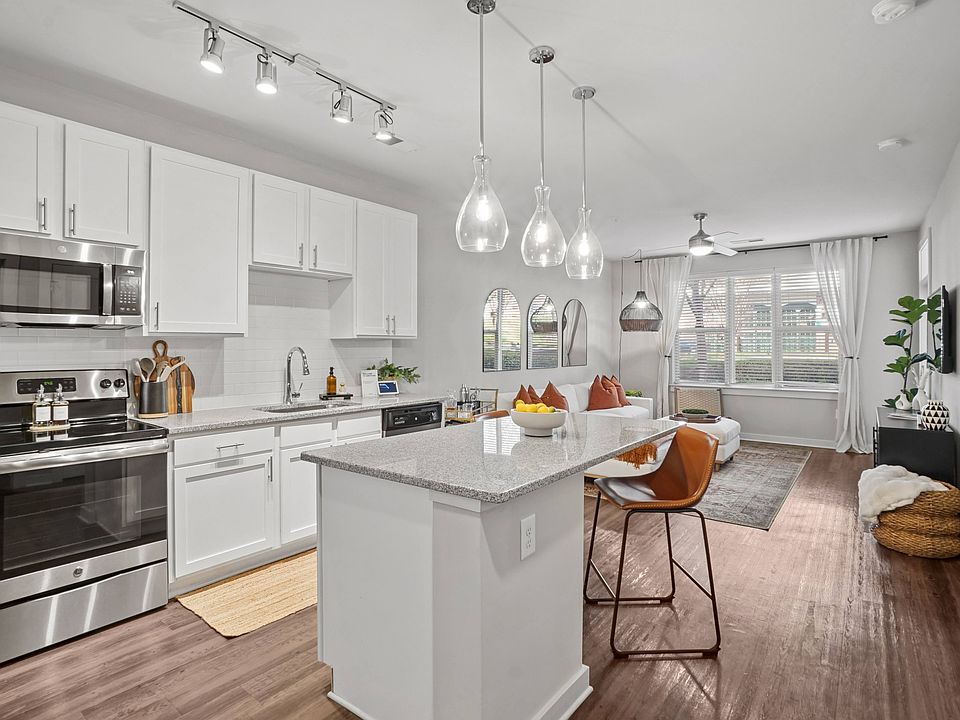1st image of 5115 Park Rd APT 206