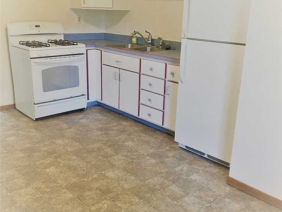 3rd image of 3302 Pipers Glen Dr