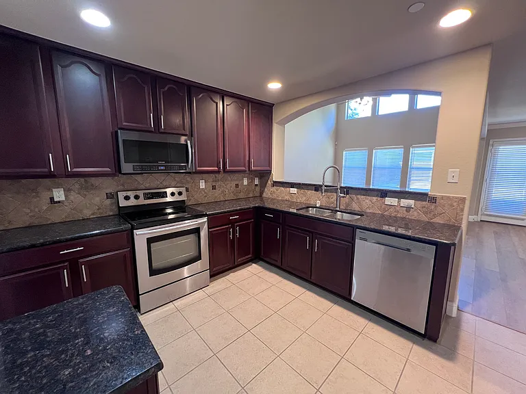 1166 Landon Ln — Photo 8
