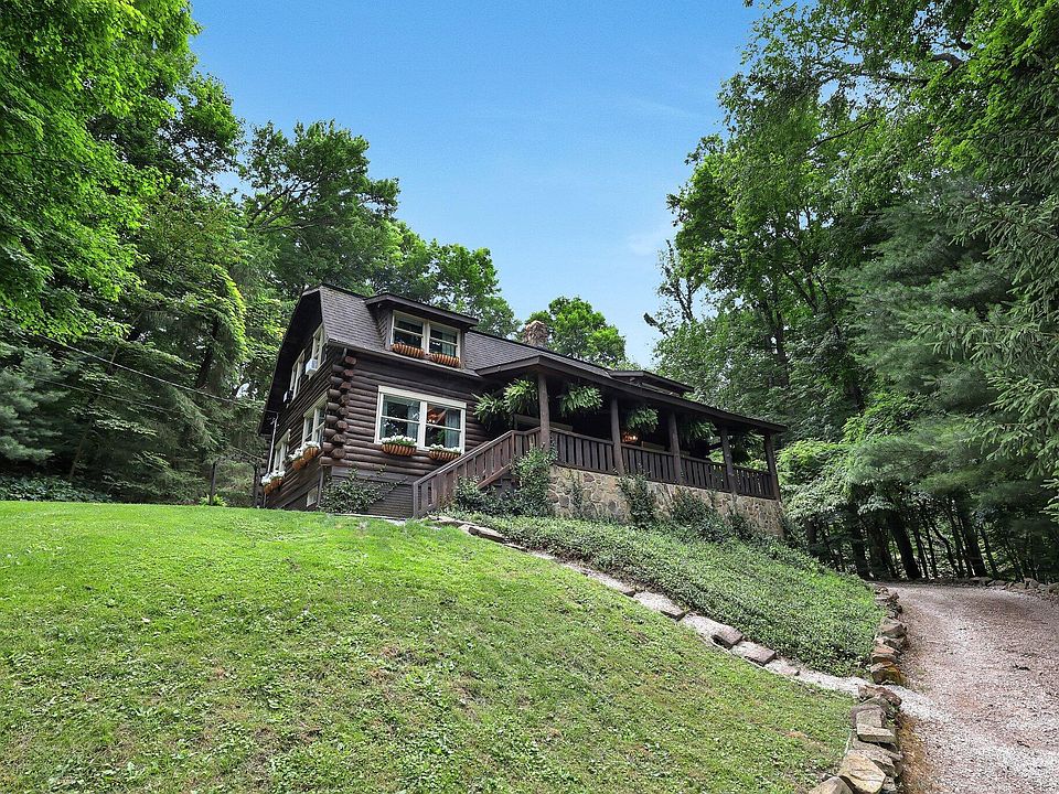 1st image of 138 Margery Dr NE