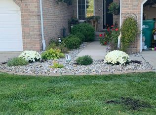 31637 Beaver Cir, New Boston, MI