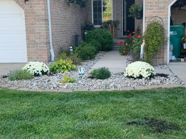 31637 Beaver Cir, New Boston, MI 48164