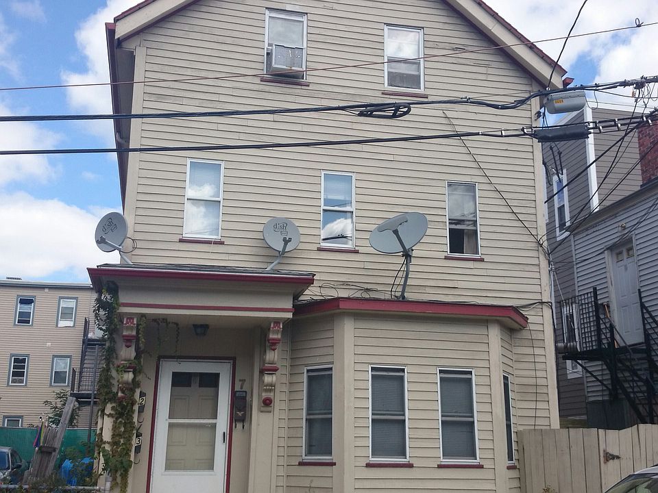 2nd image of 7 Dexter St