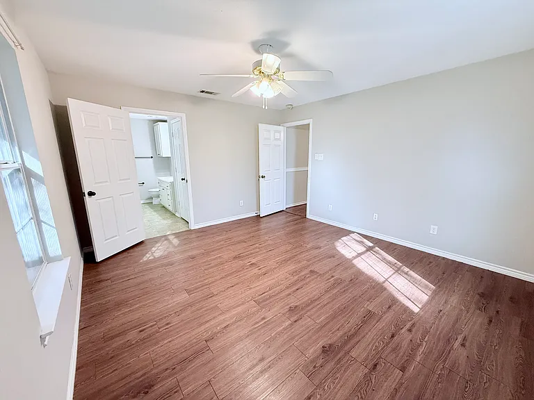 1402 S Montgomery St — Photo 4