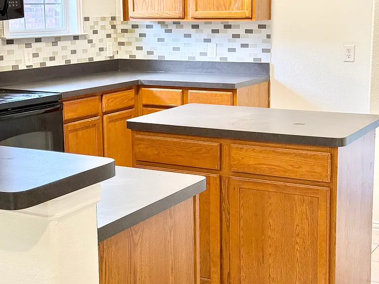 706 Creekview Dr — Photo 13