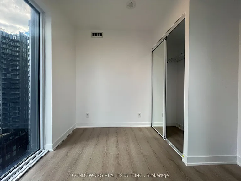 100 Queen St E #2211 — Photo 7