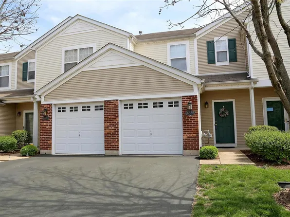 4835 Heritage Heights Cir, Hazelwood, MO 63042
