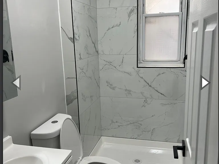 948 N Damen Ave #1R — Photo 6