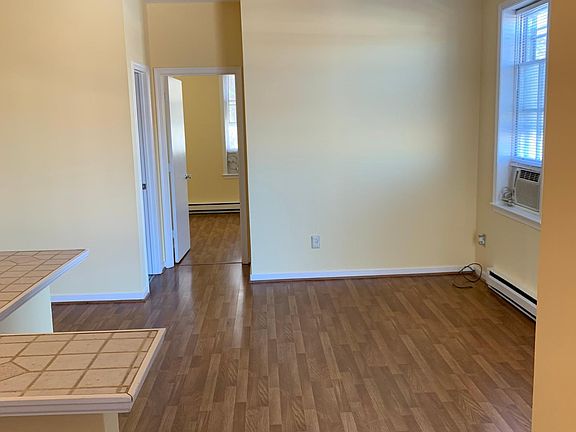 3rd image of 1 S Vine St Floor 2