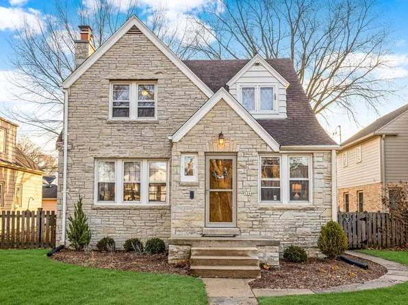 5244 N Shoreland AVENUE, Whitefish Bay, WI 53217