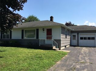 529 Apple Orchard Ln, Webster, NY 14580