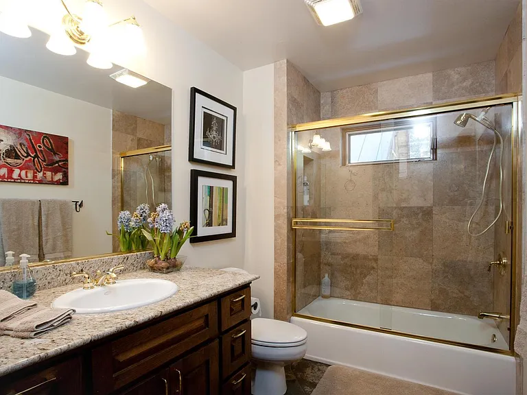 360 E Agatam Ave — Photo 15