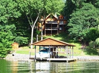 311 Oak Crest Dr, Moneta, VA 24121