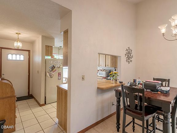 4th image of 408 Shangri La Cir