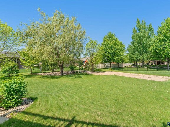 5th image of 6301 S Diamond Cir