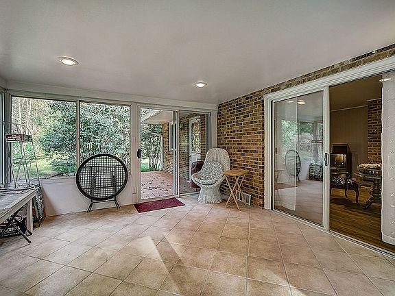 3rd image of 511 Beechwood Dr